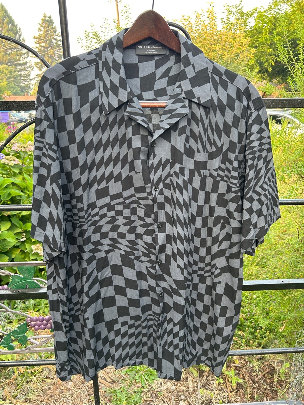 No Boundaries blank rayon print shirt size XL